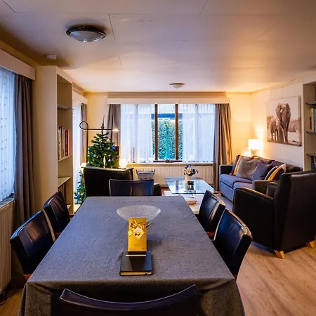 Dom wakacyjny Cozy & Spacious Place On A Quiet Spot In The Middle Of The Netherlands With Free Use Of 2 Women's And 2 Men's Bikes Child Seat