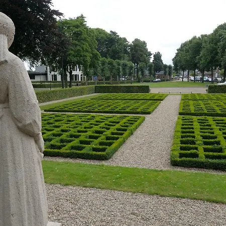 Cozy & Spacious Place On A Quiet Spot In The Middle Of The Netherlands With Free Use Of 2 Women's And 2 Men's Bikes Child Seat *