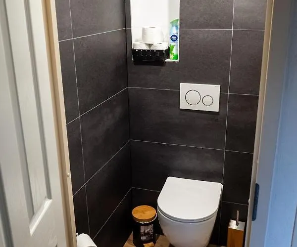 Cozy & Spacious Place On A Quiet Spot In The Middle Of The Netherlands With Free Use Of 2 Women's And 2 Men's Bikes Child Seat Hébergement de vacances