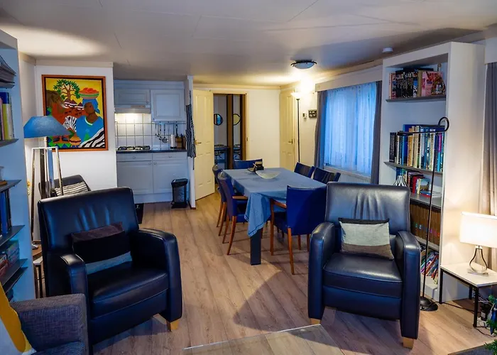 Semesterbostad Cozy & Spacious Place On A Quiet Spot In The Middle Of The Netherlands With Free Use Of 2 Women's And 2 Men's Bikes Child Seat Putten