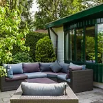 Casa vacanze Cozy & Spacious Place On A Quiet Spot In The Middle Of The Netherlands With Free Use Of 2 Women's And 2 Men's Bikes Child Seat