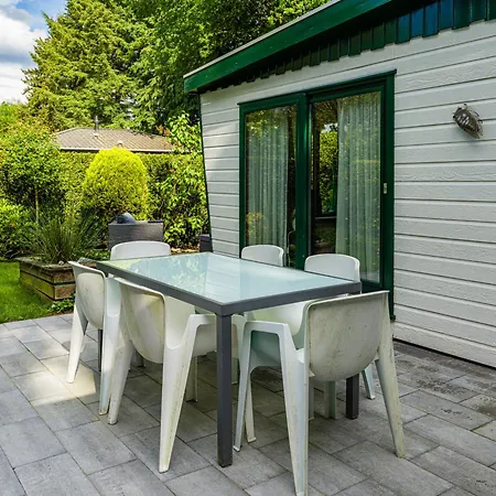 Дом отдыха Cozy & Spacious Place On A Quiet Spot In The Middle Of The Netherlands With Free Use Of 2 Women's And 2 Men's Bikes Child Seat *