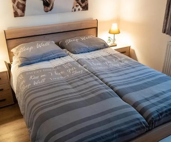 בית נופש Cozy & Spacious Place On A Quiet Spot In The Middle Of The Netherlands With Free Use Of 2 Women's And 2 Men's Bikes Child Seat *