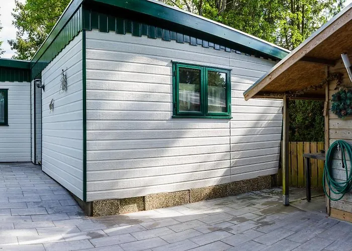 בית נופש Cozy & Spacious Place On A Quiet Spot In The Middle Of The Netherlands With Free Use Of 2 Women's And 2 Men's Bikes Child Seat