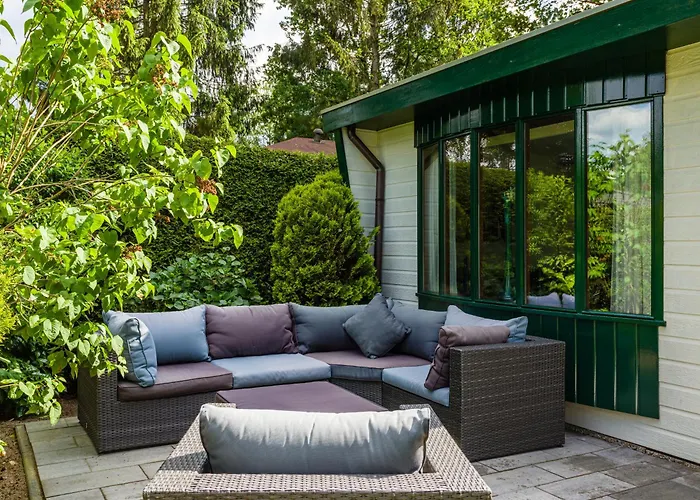 בית נופש Cozy & Spacious Place On A Quiet Spot In The Middle Of The Netherlands With Free Use Of 2 Women's And 2 Men's Bikes Child Seat