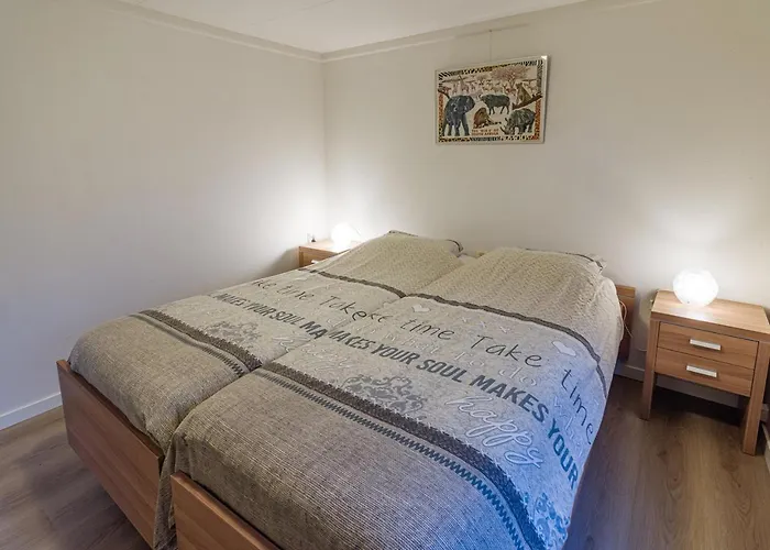 בית נופש Cozy & Spacious Place On A Quiet Spot In The Middle Of The Netherlands With Free Use Of 2 Women's And 2 Men's Bikes Child Seat *