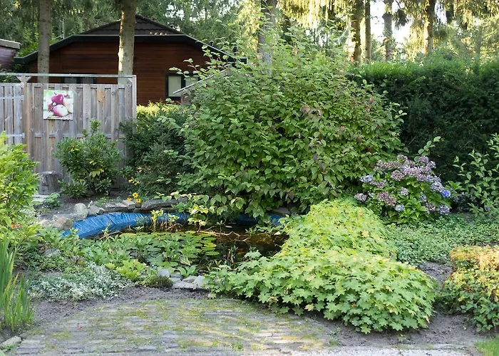 Cozy & Spacious Place On A Quiet Spot In The Middle Of The Netherlands With Free Use Of 2 Women's And 2 Men's Bikes Child Seat בית נופש